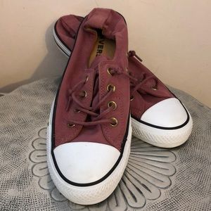 CONVERSE- mauve magenta low top sneaker